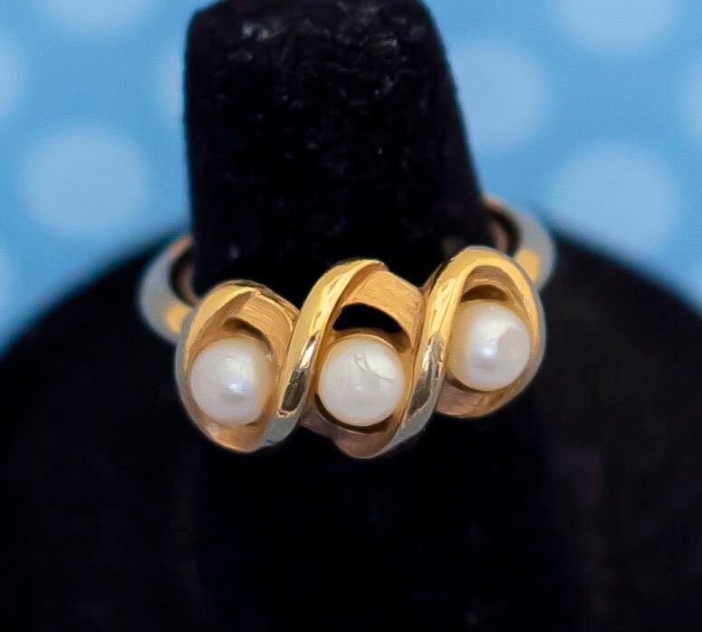 Vintage Gold Ton Twirls Perlen Ring Gr. 6 By Avon - M20 von MagicalByMagical