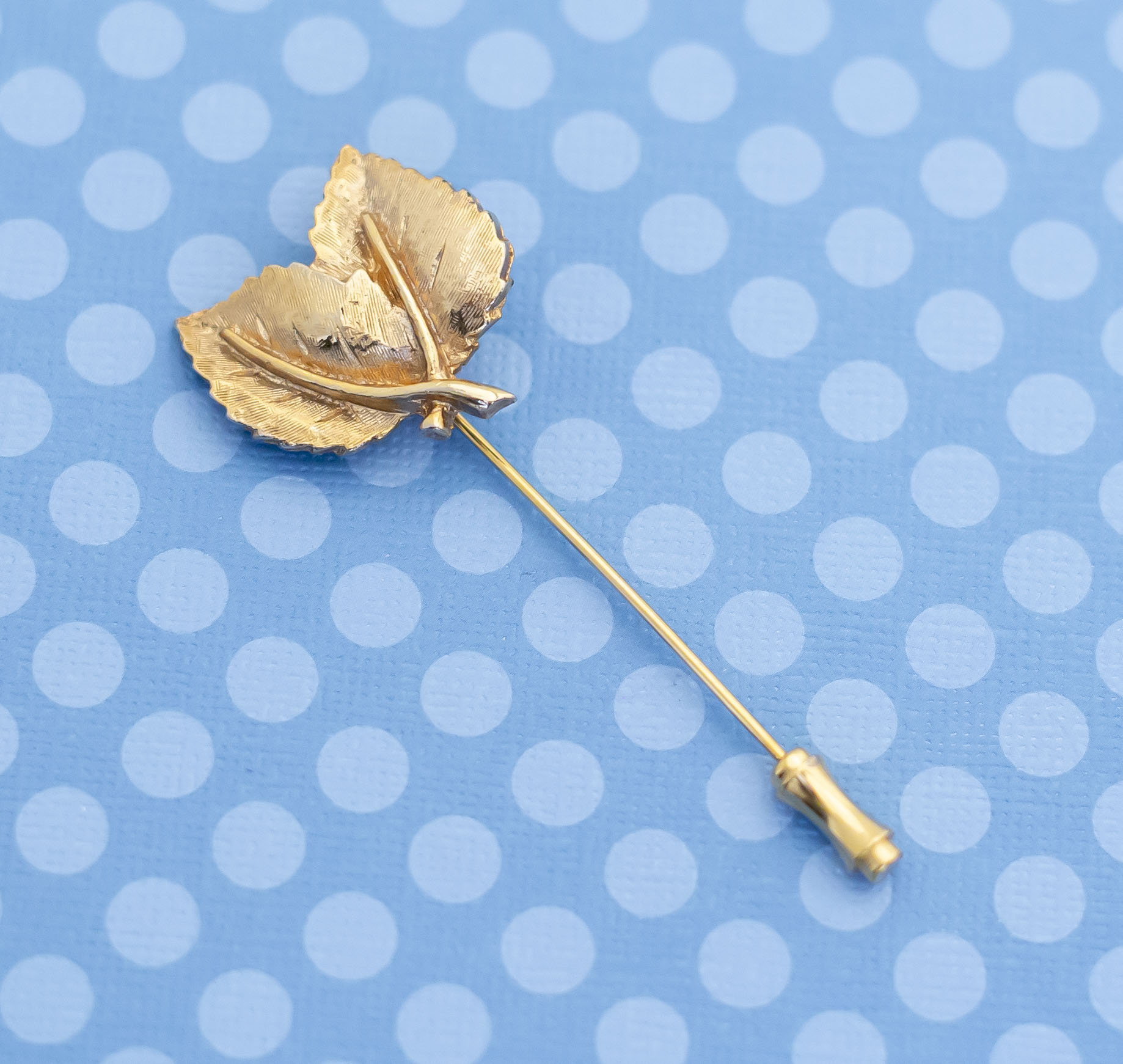 Vintage Mid Century Blatt Gold Ton Stickpin - M9 von MagicalByMagical