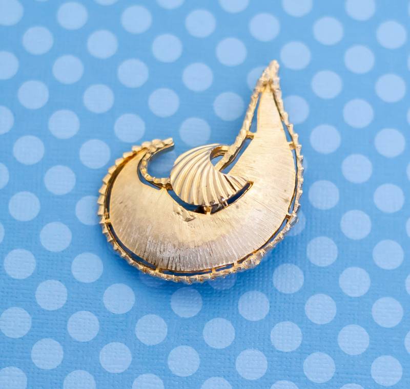 Vintage Mid Century Gold Ton Brosche - M6 von MagicalByMagical