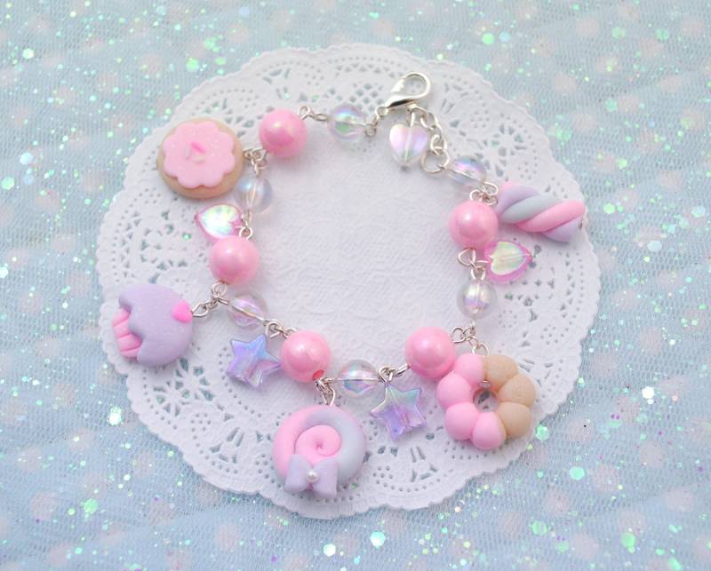 Niedliches Charms Armband | Acryl Perlen Mit Gefälschte Süßigkeiten Anhänger Weihnachtsgeschenk Für Sie & Teenager Mädchen Niedliches Charms Armband | Acryl Perlen Mit Gefälschte Süßigkeiten Anhänger Weihnachtsgeschenk Für Sie & Teenager Mädchen von MagicalKawaiiland