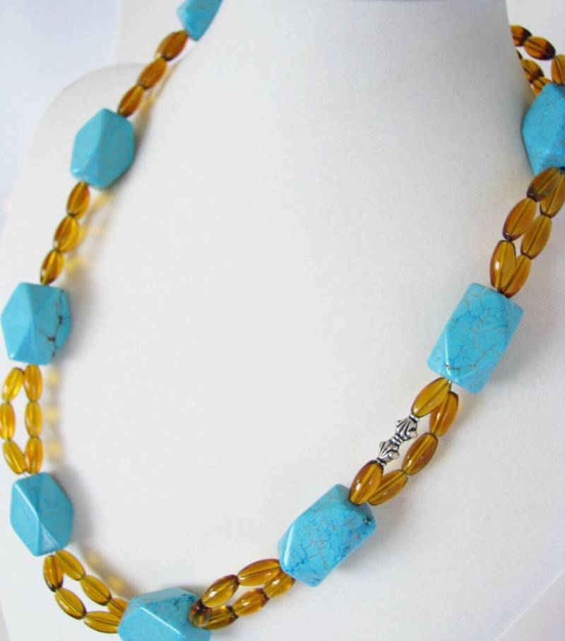 Magnesit Türkis Bernsteinfarbige Glas Sterling Silber Perlen Halskette Und Ohrring Set von MagicalMadrone