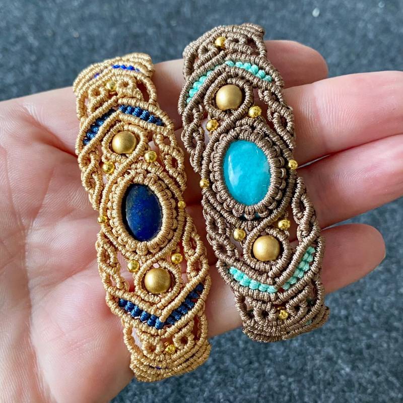 Makramee Armband Mit Edelstein "Aurora" | Schmuck Geschenk Handgemachter Boho Farbauswahl von MagicalMakramee