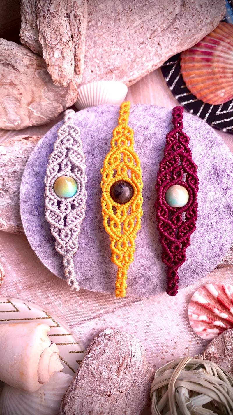 Makramee Armband Mit Perlen "Milea" | Farbauswahl Individueller Schmuck Perlenarmband Freundschaftsband Boho Hippie von MagicalMakramee