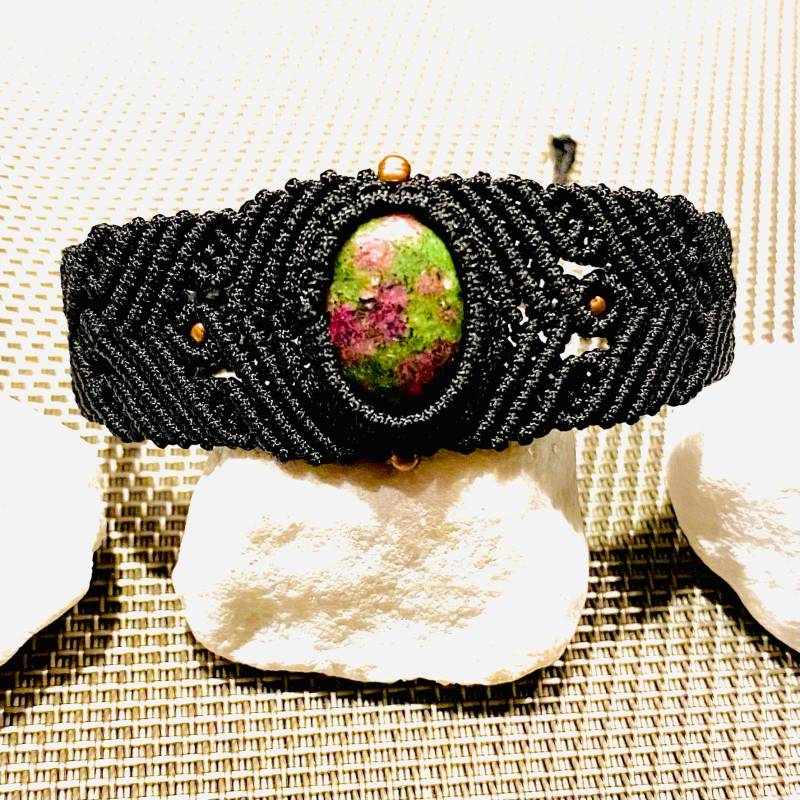 Makramee Armband Tilda Mit Wunsch-Edelstein Und Farbauswahl von MagicalMakramee