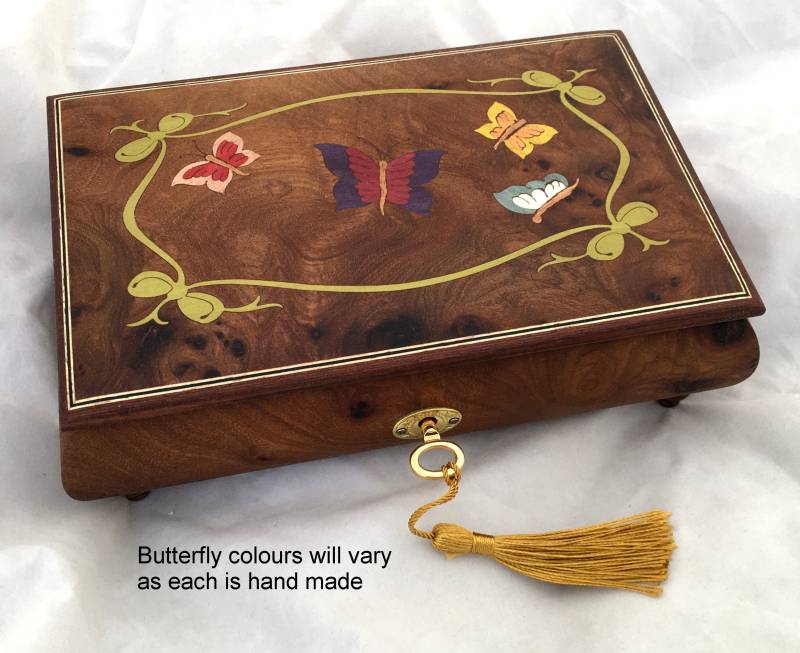 Handgemachte Schmetterling Intarsien Spieluhr Schmuckschatulle, Burr Ulm Holz von MagicalMusicBoxesUK