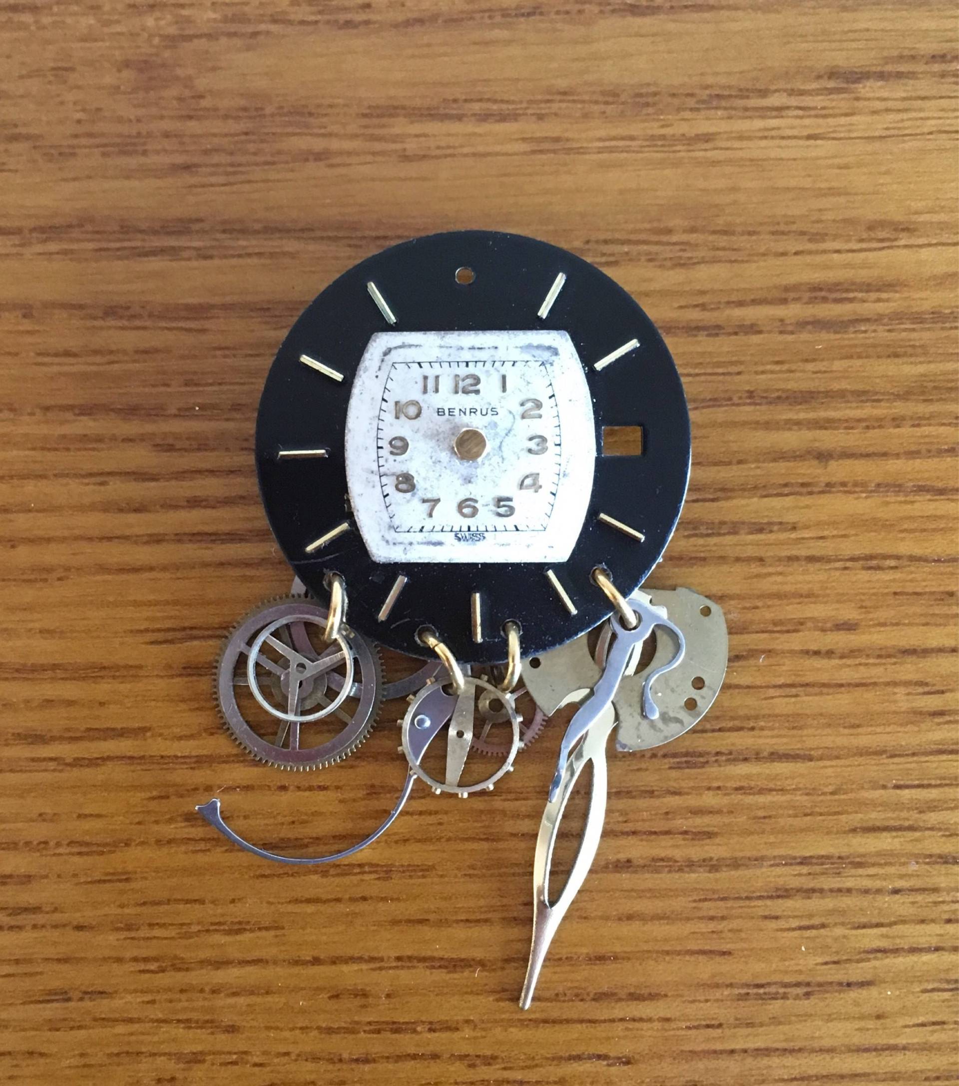 Vintage Uhrenteile Brosche - Uhr Gesicht Und Cogs Pin Vintage Uhrenteile Brosche - Uhr Gesicht Und Cogs Pin von MagicalNostalgia