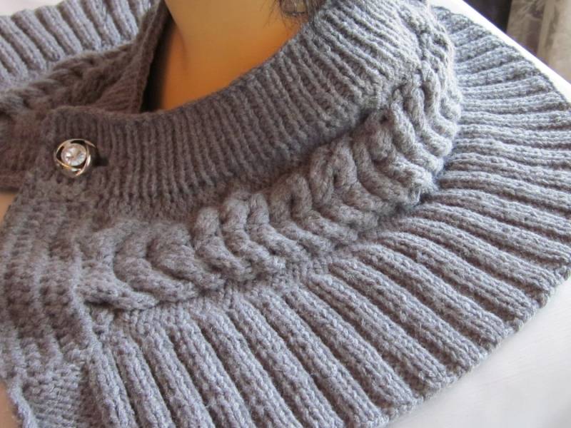 Hand-Gestrickte Grauen Schal/Nacken Wärmer Wrap Shrug Mit Schöner Schmuck von MagicalStrings