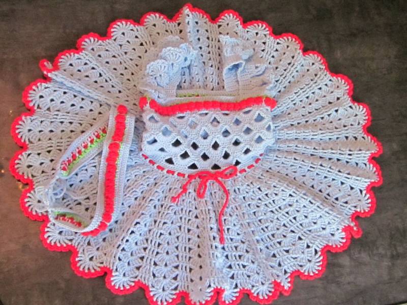 Handgefertigte Baby Blau Mädchen Häkelkleid Und Kopf Band/Belt Set von MagicalStrings