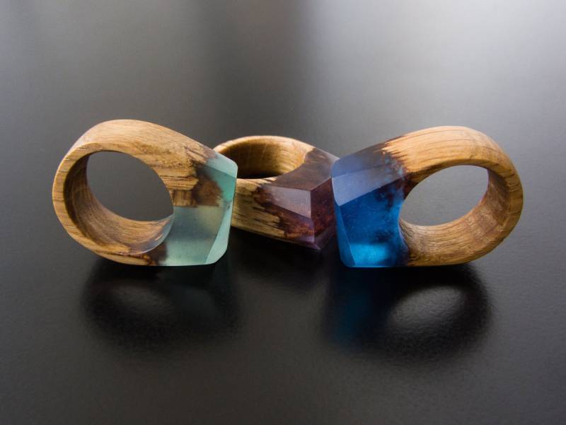 Handgemachter Holz-Resin-Ring Bunter Holzschmuck von Magicatree
