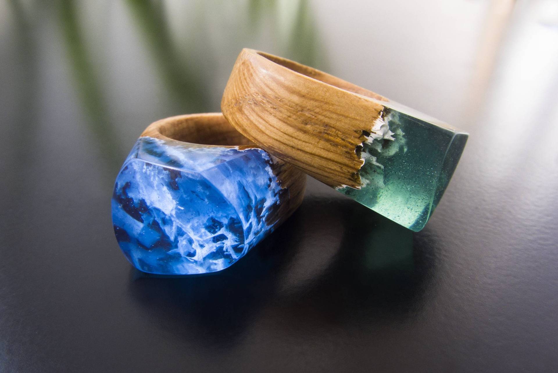 Handgemachter Holz-Resin-Ring Einzigartiger Epoxy-Schmuck von Magicatree