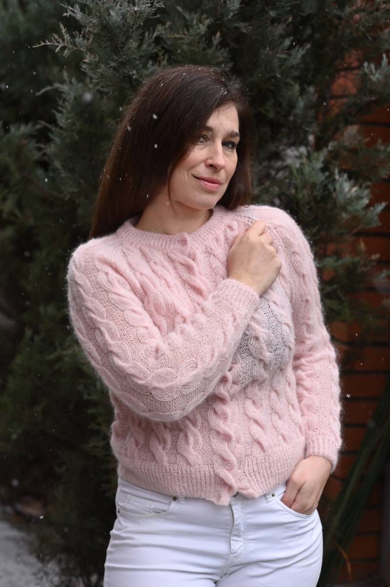 Merinoce Zopfmuster Damen Strickjacke Mohair Rosa Pullover Handgestrickter Pullover. Braut Strickjacke. Jacke. Strickmode von MagicclewByLesia