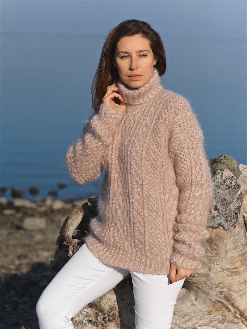 Mohair Pullover Damen Pulloverrollkragenpullover Zopfmuster Handgestrickter von MagicclewByLesia