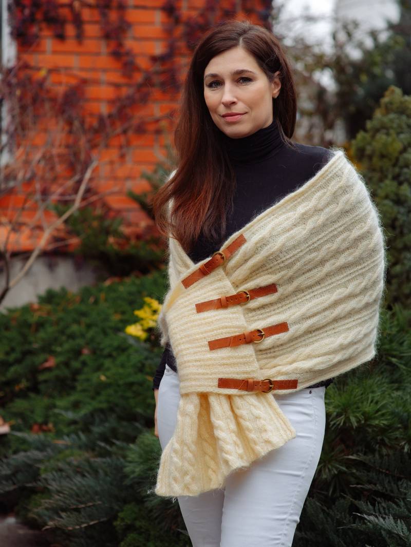Mohair Zopfmuster Schal Mit Leder Wrap-Schal Weibliche Vertuschen Frauen Gestrickte Gestrickte Umhang Auf Den Schultern von MagicclewByLesia