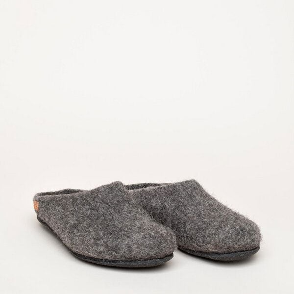 Magicfelt Gottstein naturbelassene ungefärbte Filzpantoffeln Hausschuhe von Magicfelt