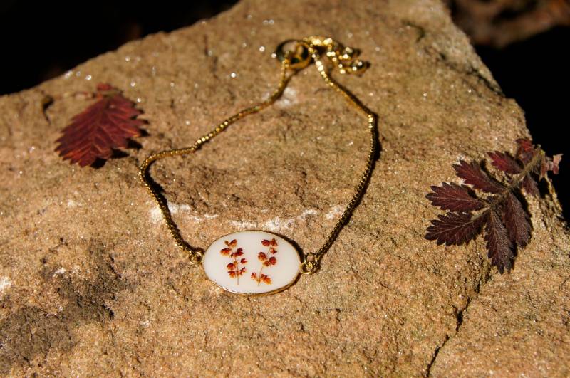 Armband "Kleiner Sauerampfer" Gold, Blüten-Armband Armband "Kleiner Sauerampfer" Gold, Blüten-Armband von MagischesMarburg