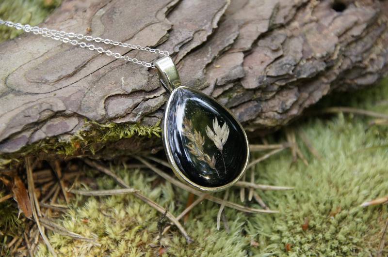 Waldgräser-Kette, Blüten-Halskette Waldgräser-Kette, Blüten-Halskette von MagischesMarburg