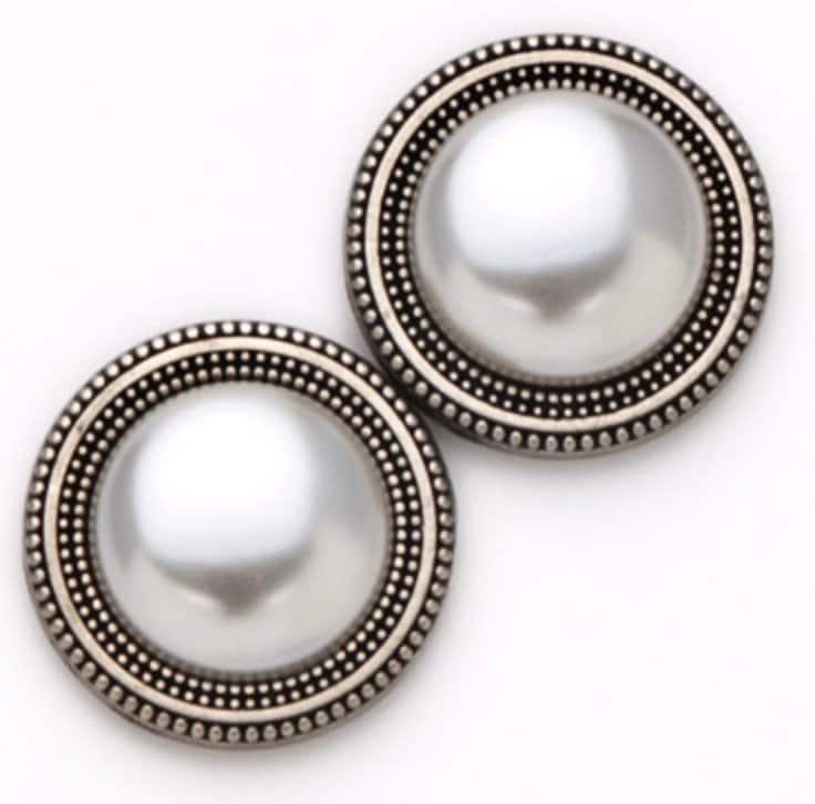 Weißes Pearl Low Dome Magnetknopf Set Weißes Pearl Low Dome Magnetknopf Set von MagneButton