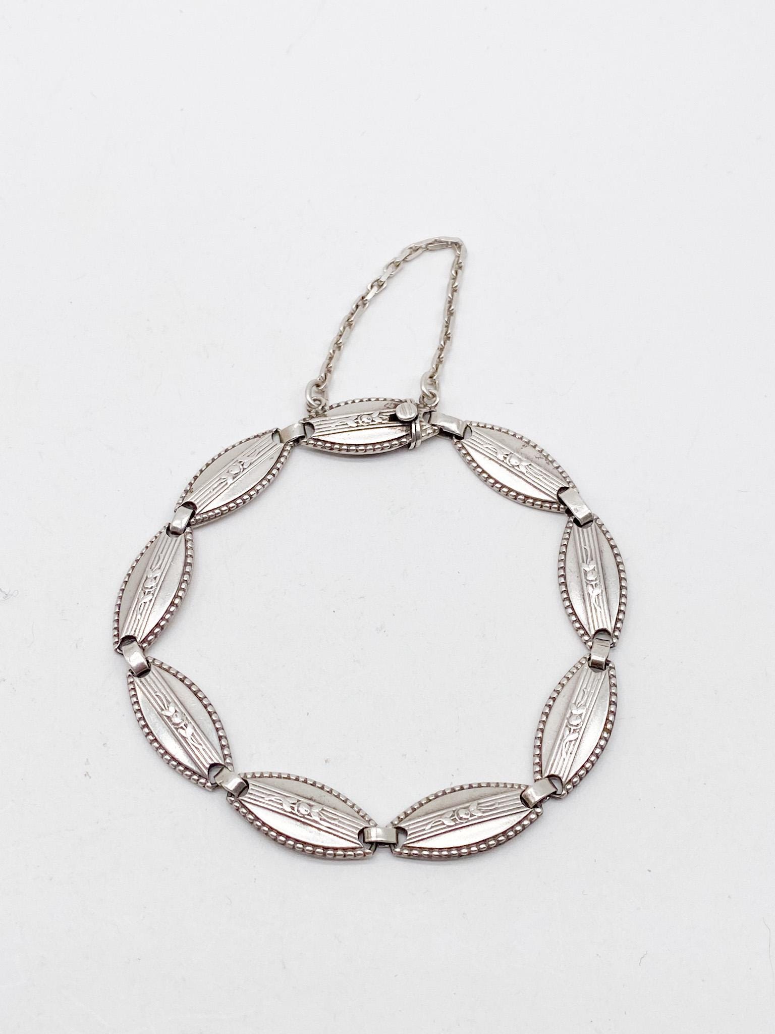 40Er Jahre Vintage Armband Aus Altem 800 Silber - 19 cm 40Er Jahre Vintage Armband Aus Altem 800 Silber - 19 cm von MagnetBerlin