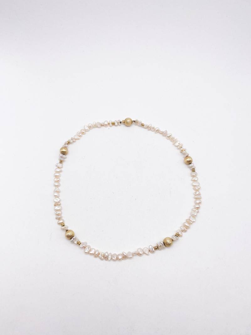 50Er Jahre 14K 585 Vintage Perlenkette Mit Echten Perlen Und Gold Kugeln Verschluss von MagnetBerlin