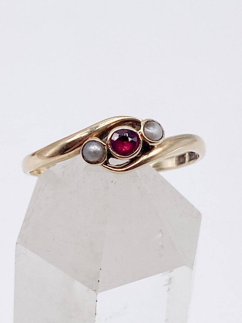 60Er Jahre 14K Gelbgold Mit Rubin Und Perlen Goldring 585Er - Größe 57 18, 1 Mm von MagnetBerlin