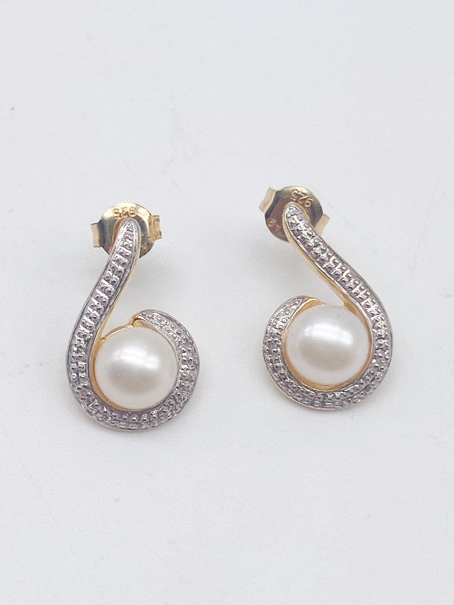 60Er Jahre Vintage Perlen Ohrstecker Aus 925 Silber Vergoldet von MagnetBerlin