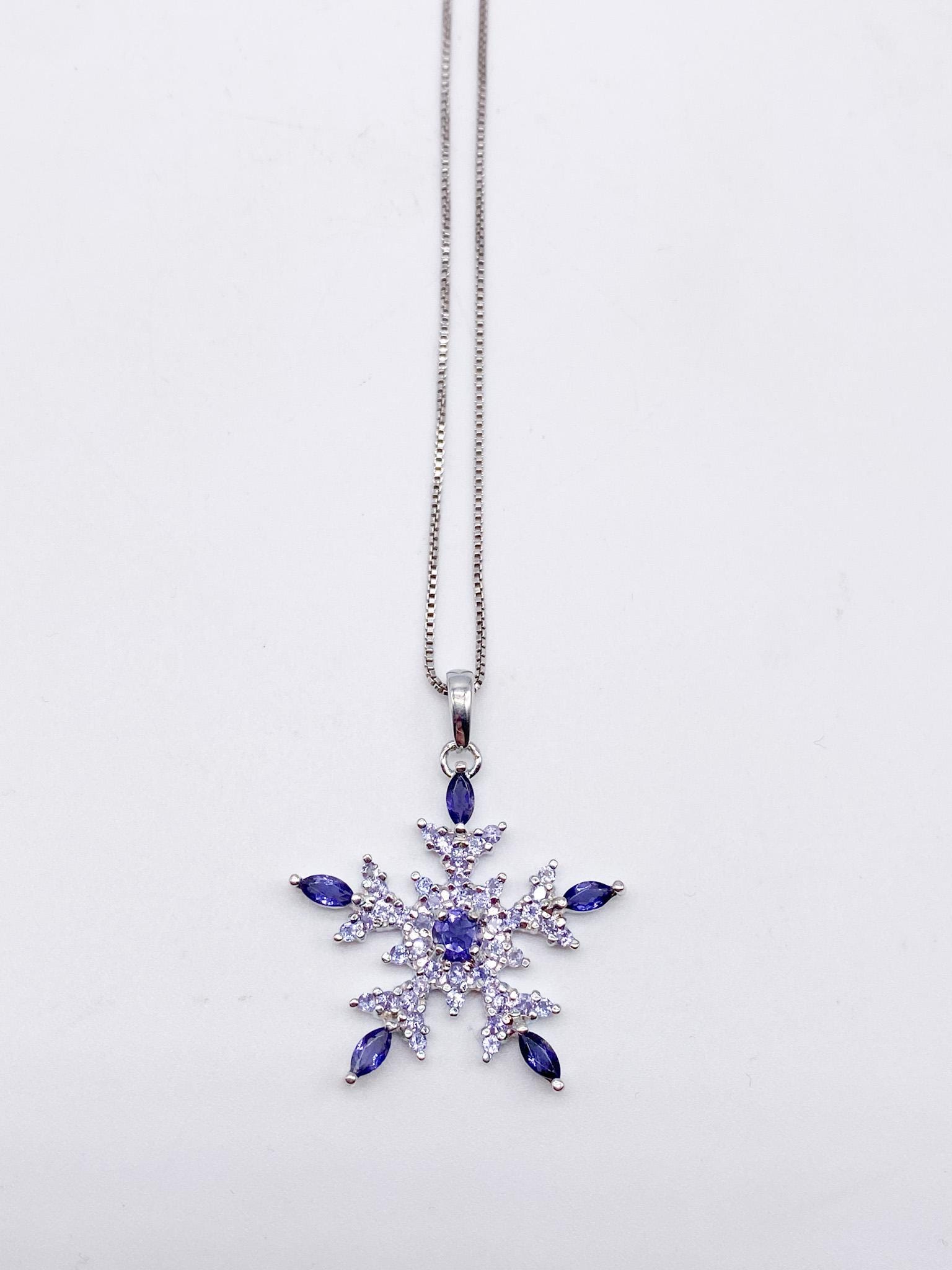 90Er Jahre Tansanit Anhänger Schneeflocke Aus 925 Silber Mit Einer Kette von MagnetBerlin