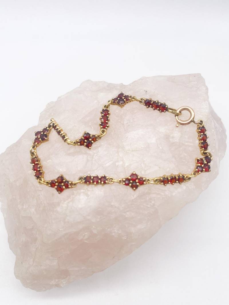 Antikes Norm Gold Armband Mit Granat Steinen von MagnetBerlin