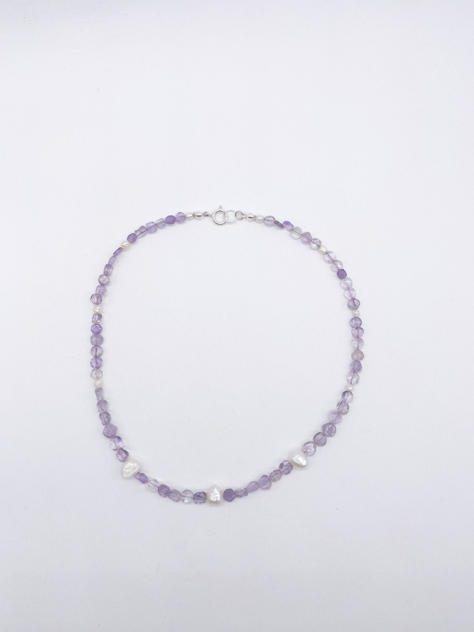 Kette Mit Amethyst Steinen Und Echten Perlen Lila Weiß 925 Silber Verschluss von MagnetBerlin