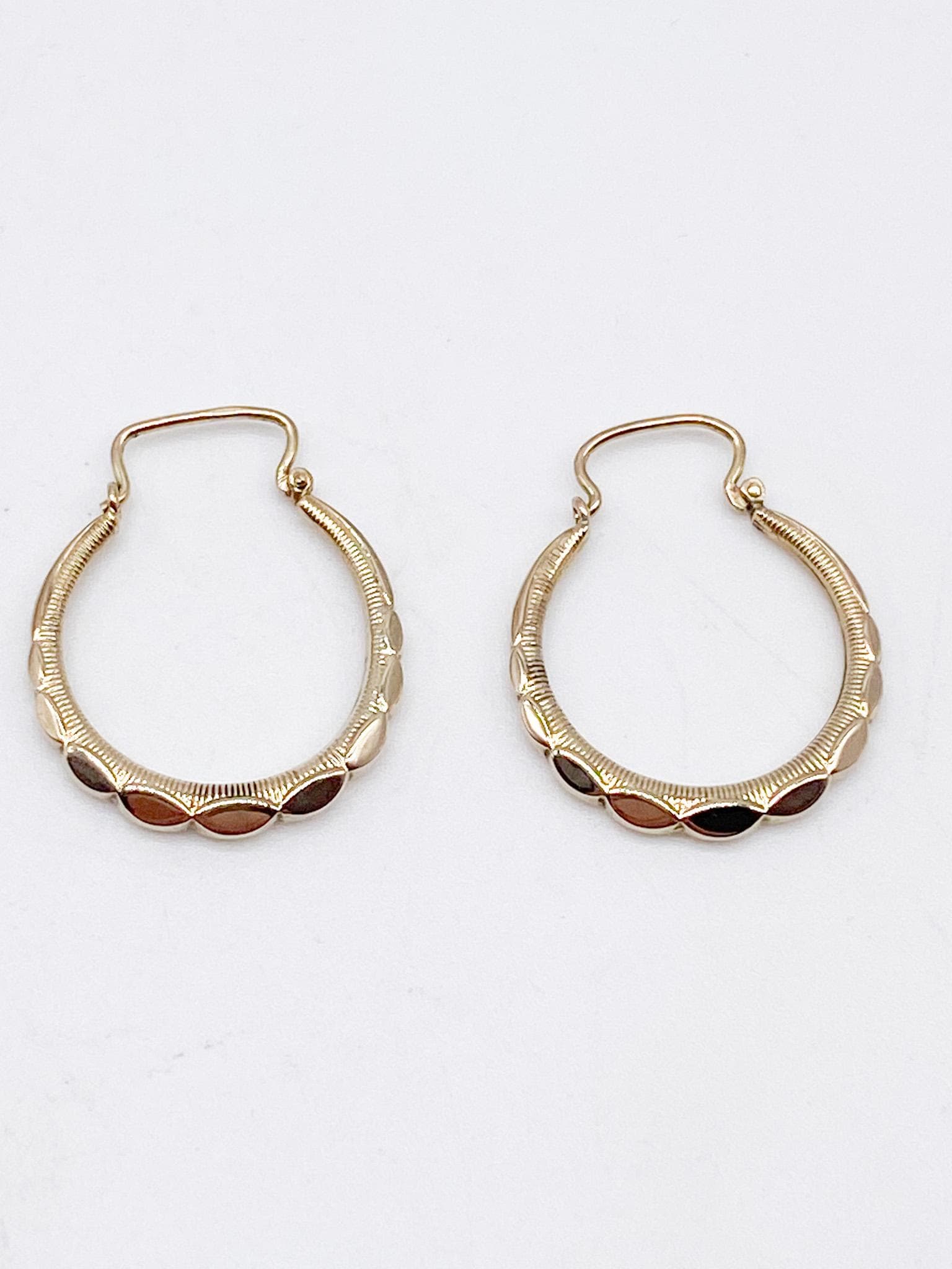 Kleine 333 Gold 8K Vintage Ohrringe Kreolen Creolen Echtes von MagnetBerlin