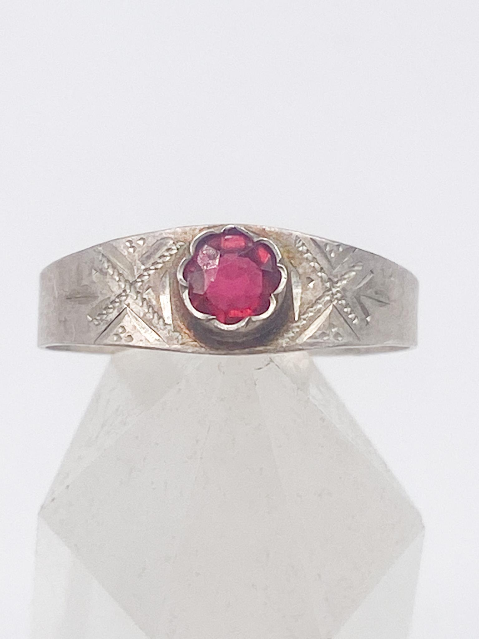 Vintage Ring Mit Pinkem Bierkrug Als Blume Aus 835Er Silber Größe 55 - 17, 5 Mm von MagnetBerlin