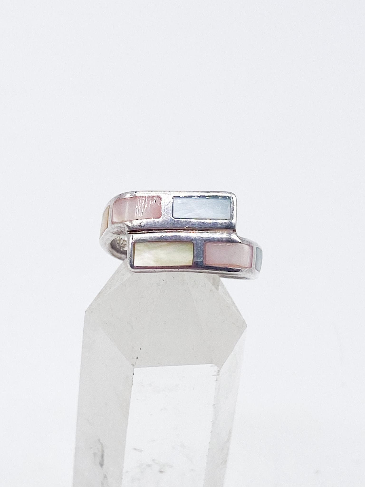 Vintage Silberring Aus 925 Silber Mit Bunten Perlmutt Plättchen Größe 54/55 - 17, 3 Mm von MagnetBerlin