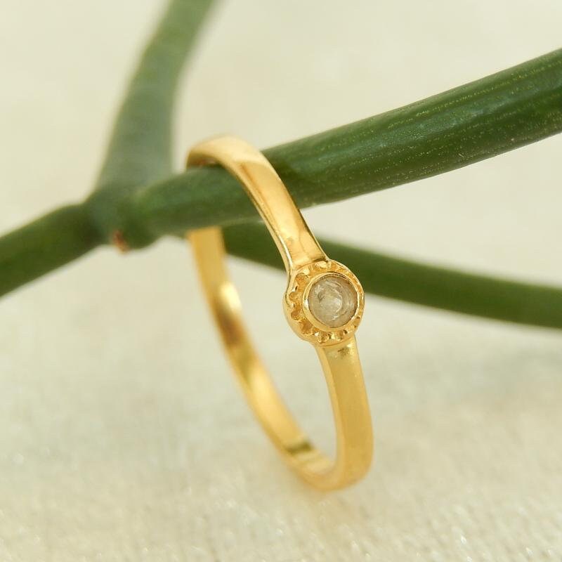 Damenring Regenbogen Mondstein Ring 18 Karat Vergoldet 925 Sterling Silber Rund Filligran Fingerring Echter Edelstein Boho Romantisch Geschenk von MagnoKreativ
