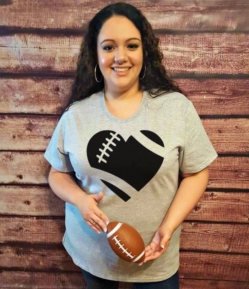 Herz-Fußball-Damen-T-Shirts in 7 Farben Den Größen S-4x, Plus Size von MagnoliaAnn