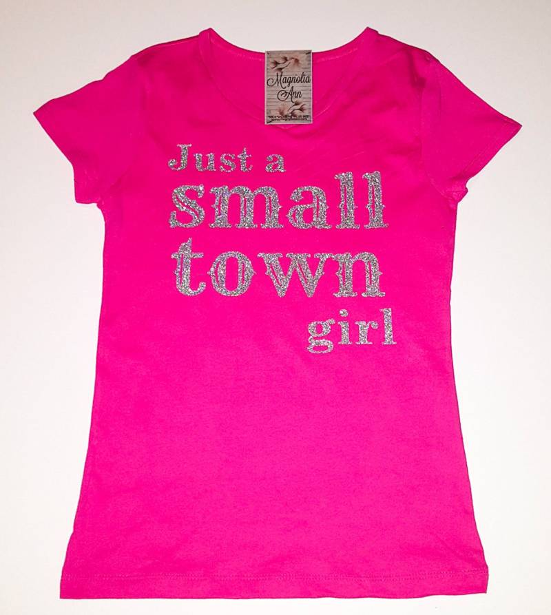 Just A Small Town Girl, Mädchen Fein Jersey V-Ausschnitt T-Shirt in Den Größen Xs-Xl 14 Farben von MagnoliaAnn