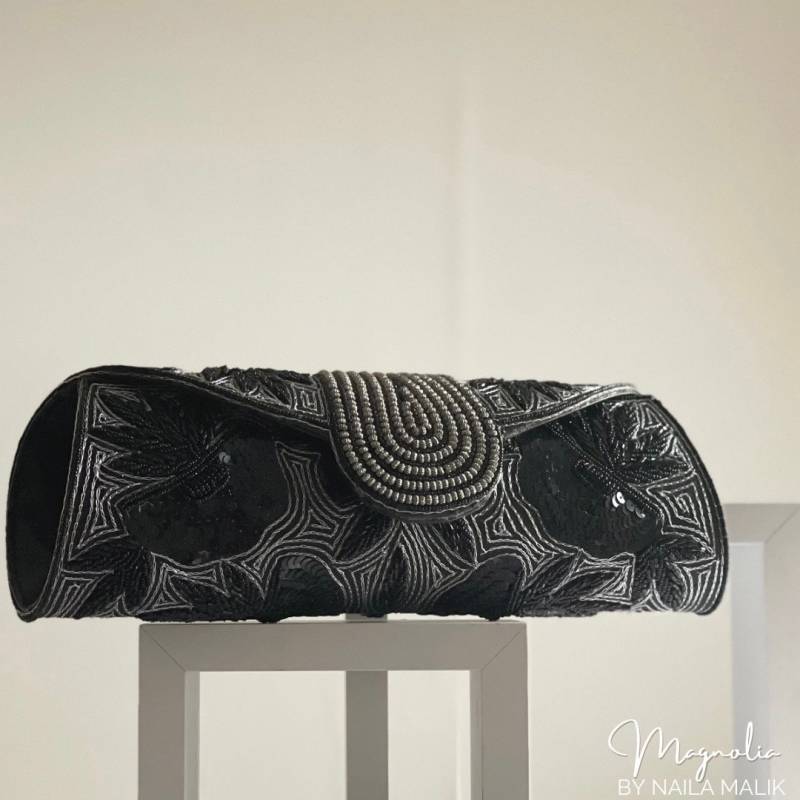 Porto Lange Schwarze Clutch Mit Premium-stickerei Und Verzierungen | Vorbestellung von MagnoliaByNaila