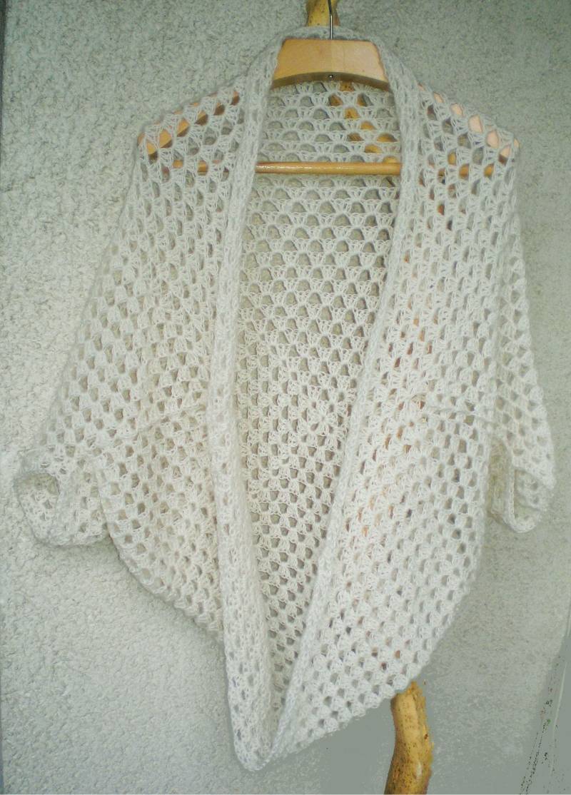 Cardigan, Bolero, Beige Cape, Herbst Beige Strickjacke von MagnoliaDziergana