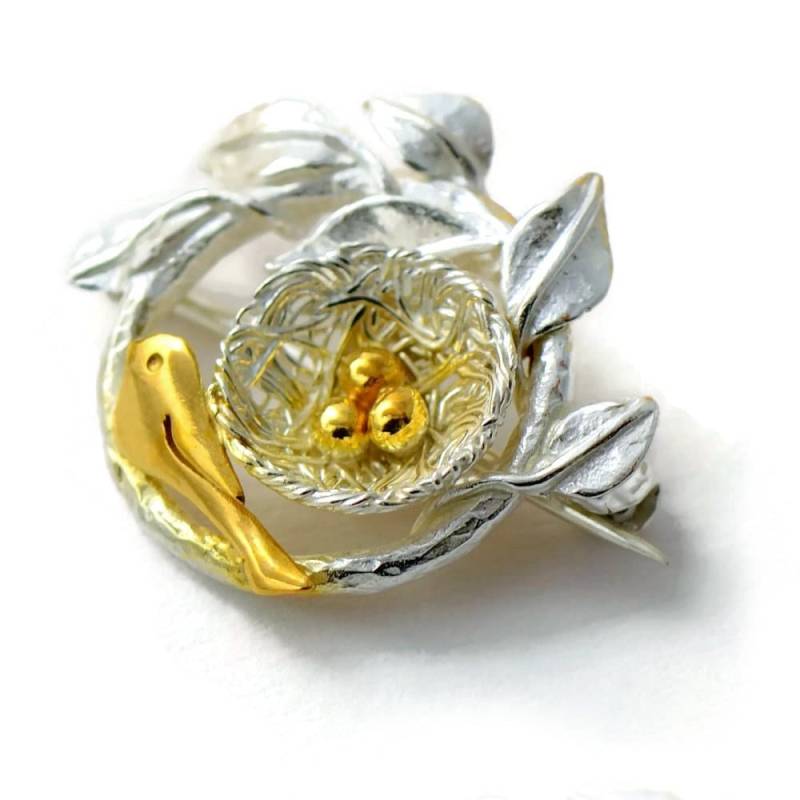 Vogelnest Brosche Gold Akzentuierte Vogel Anstecknadel von MagnoliaJewellery