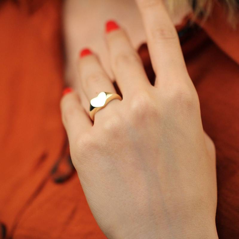 Personalisierter Siegelring - Zierlicher Silberring 14K Solid Gold Massiver 925 Sterling Ring Runder Muttertagsgeschenk von MagnoliaPersonalized
