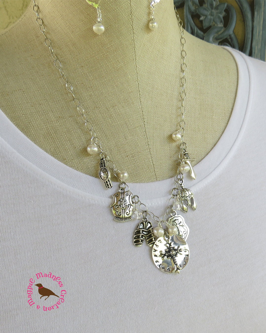 Rüstung Gottes Charm Halskette, Epheser Schrift, Perlen von MagpieMadnessJewelry