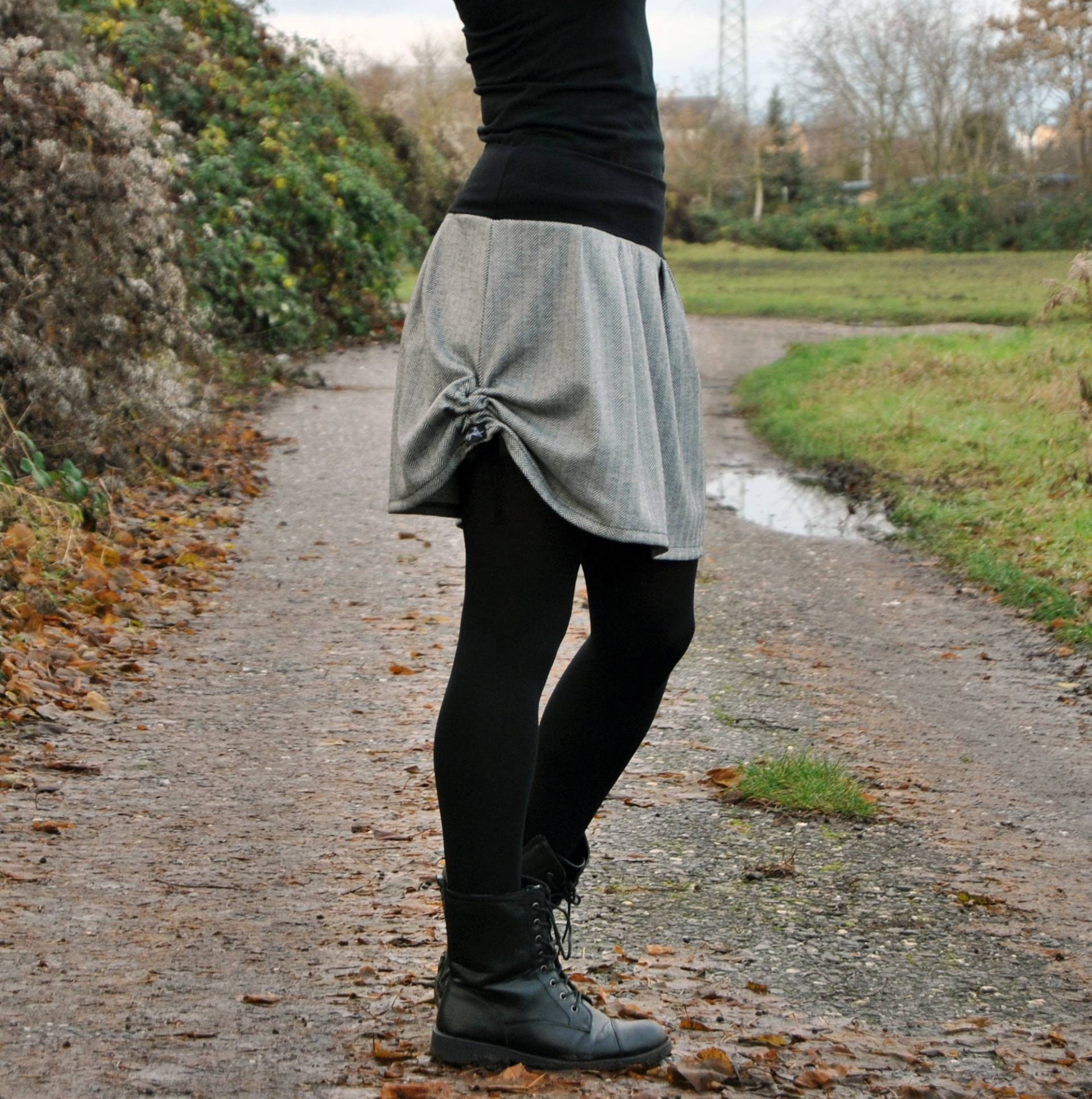 Mabel . Damenrock, Ausgestellt Mit Schnürung, Fischgrat Grau & Schwarz von MagpieSui