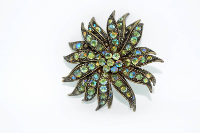 Blumen Brosche - Vintage Dunkelgrün von MagpiesCoven