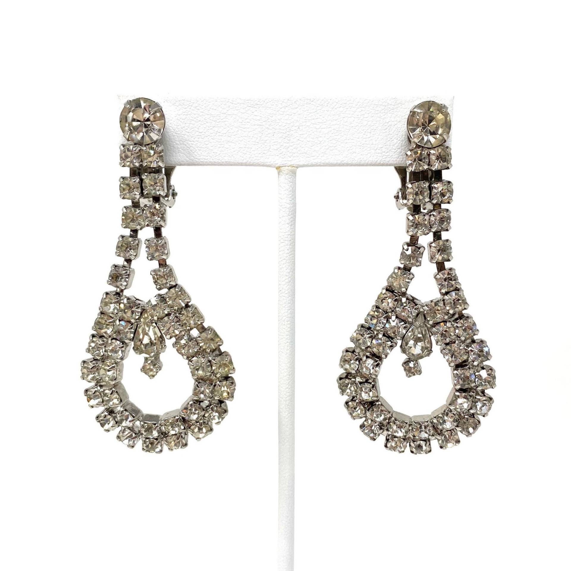 Atemberaubende Vintage Klare Strass Statement Ohrringe, Clip Braut Hochzeit Dressy Schmuck, Retro Runway Ons von MagsModShoppe