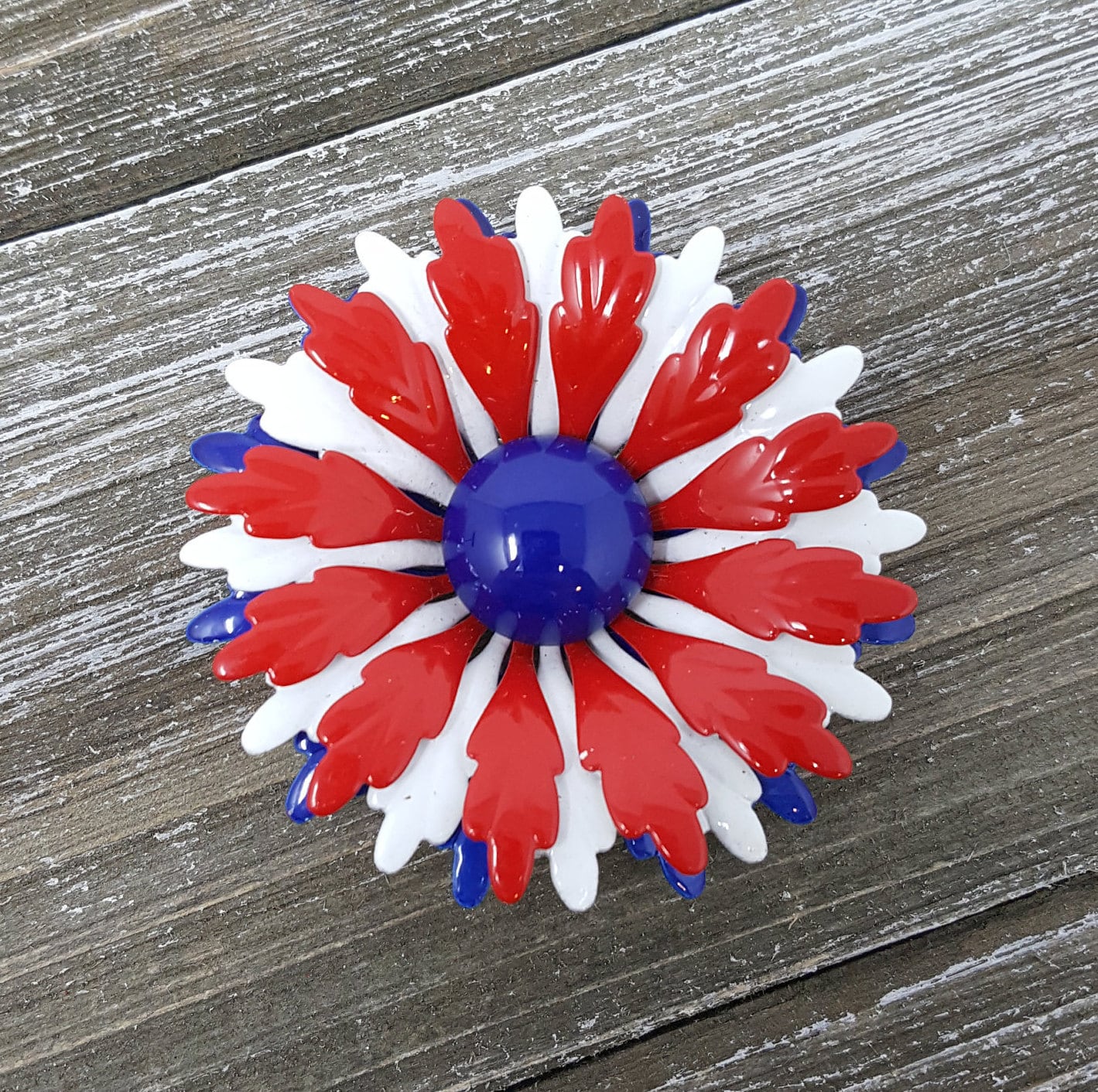 Vintage Emaille Pin, Anstecknadel, Rot Weiß Blau, Americana Brosche von MagsModShoppe