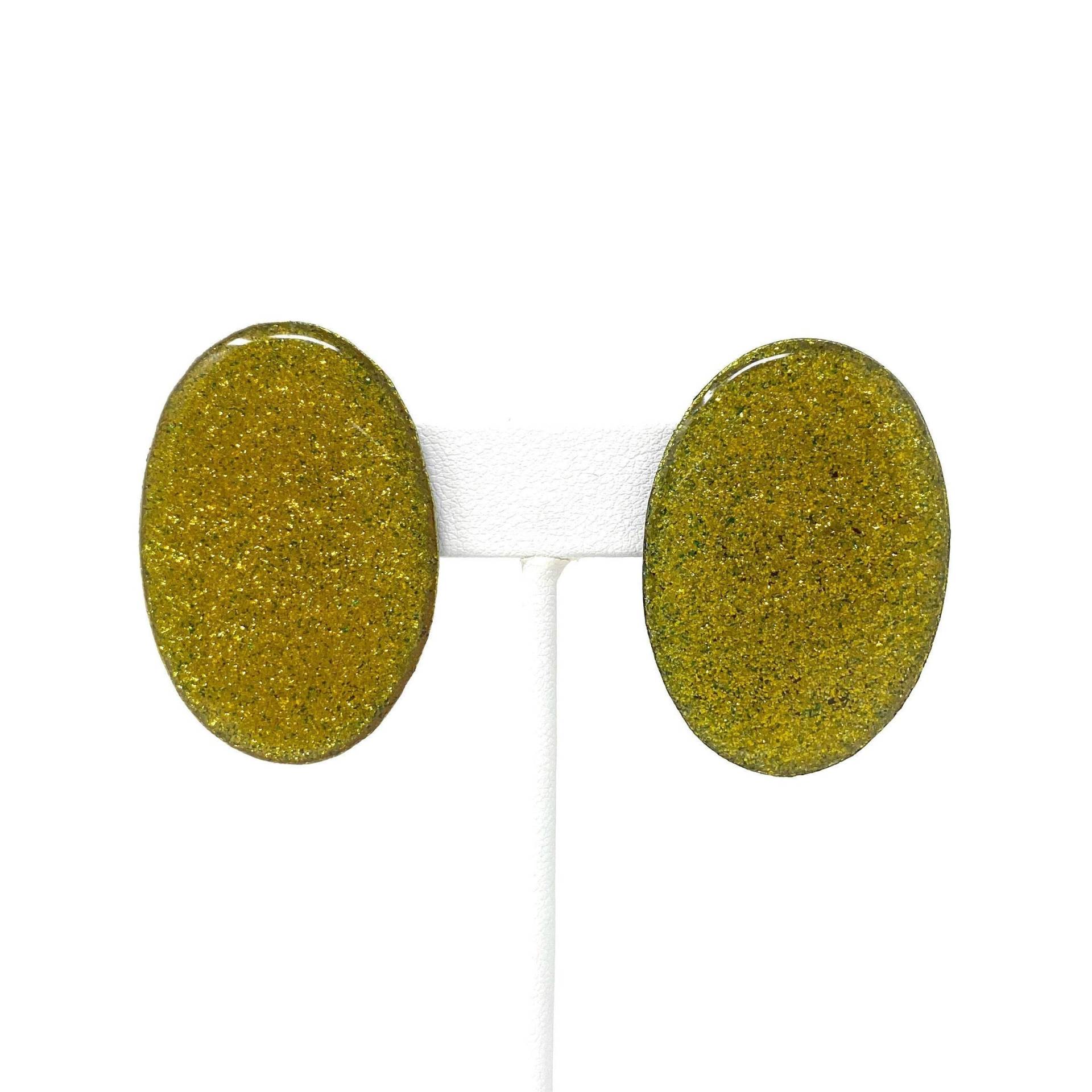 Vintage Gelb Glitter Glam Statement Ohrringe, Fett Gold Oval Ohrstecker, Künstler Gemacht Von in Farben, Durchbohrte Ohrringe von MagsModShoppe
