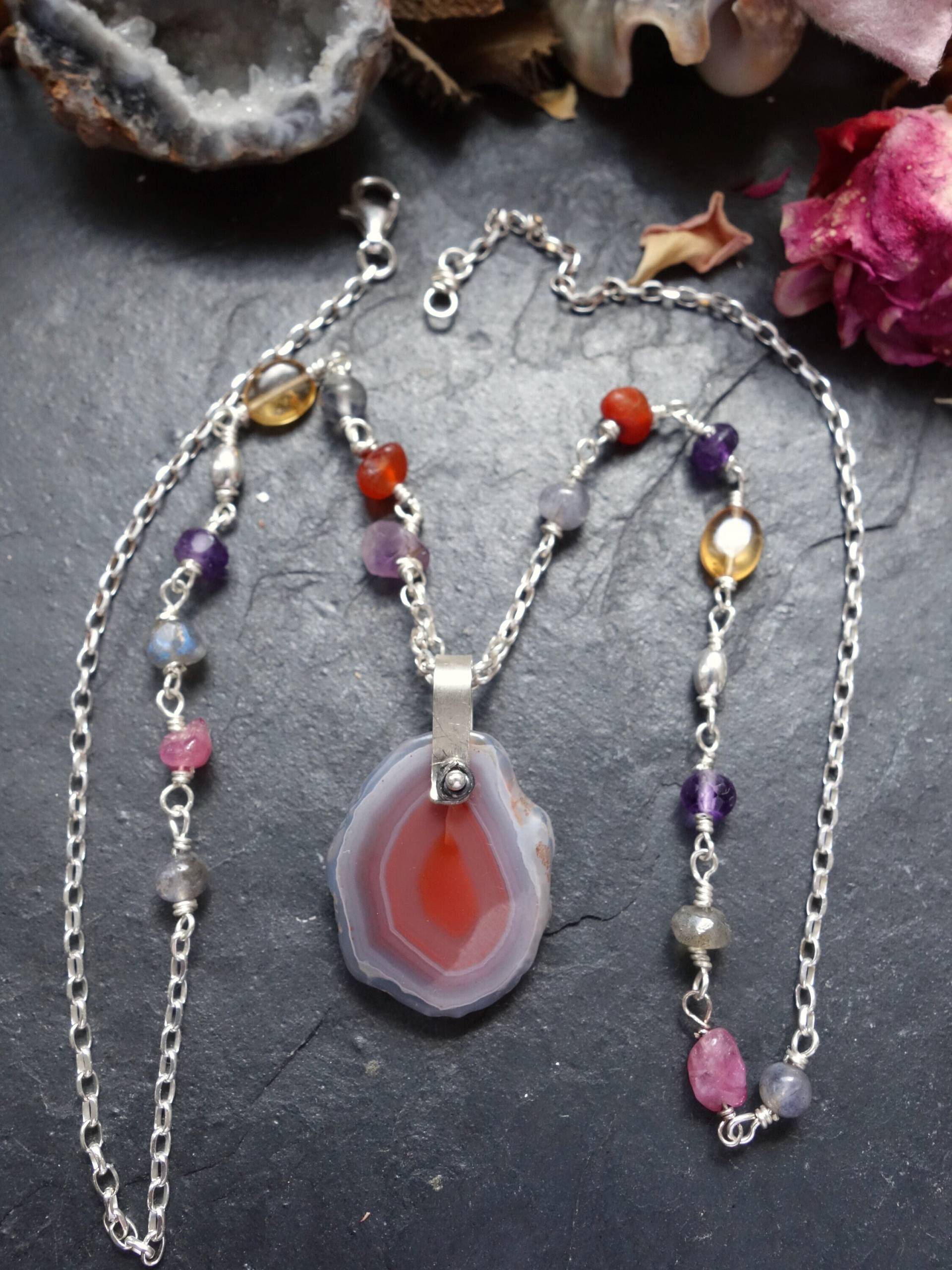 Botswana Achat Anhänger Halskette | Ausgefallene Orange Graue Edelsteinkette Rot Handwerker Aus Massivem Silber Boho Botswana Achat Anhänger Halskette | Ausgefallene Orange Graue Edelsteinkette Rot Handwerker Aus Massivem Silber Boho von MahamudraDesign