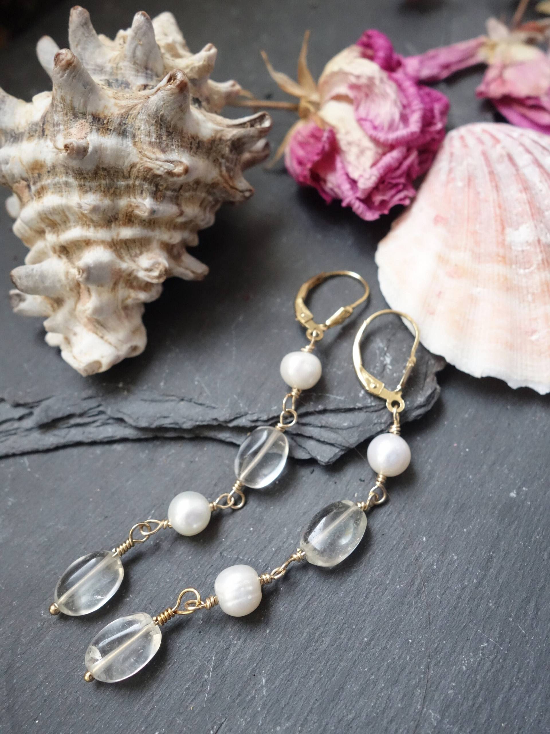 Lange Tropfen Perlen Baumeln Ohrringe | Boho Braut Quarz Edelstein 14K Gold Fülllinie Hochzeitsschmuck Lange Tropfen Perlen Baumeln Ohrringe | Boho Braut Quarz Edelstein 14K Gold Fülllinie Hochzeitsschmuck von MahamudraDesign