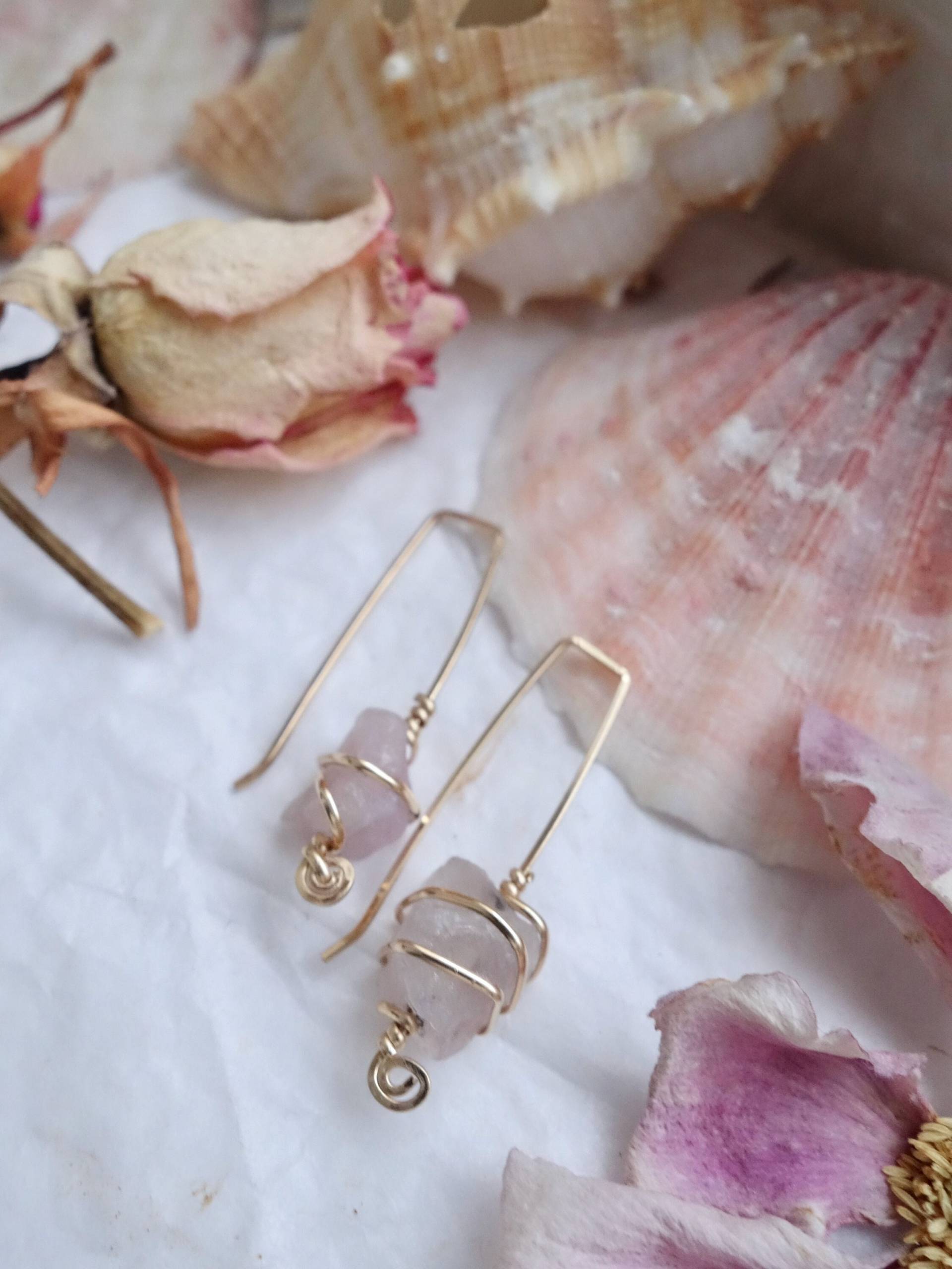 Rosa Fluorit Durchzieher Ohrringe 14K Gold Fill, Handgemacht Rosa Fluorit Durchzieher Ohrringe 14K Gold Fill, Handgemacht von MahamudraDesign