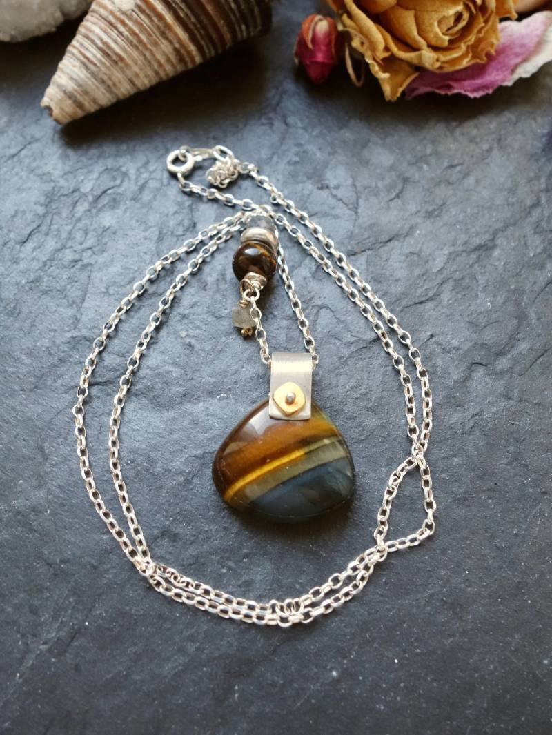 Tigerauge Anhänger Halskette Sterling Silber Kette, Gold Vermeil von MahamudraDesign