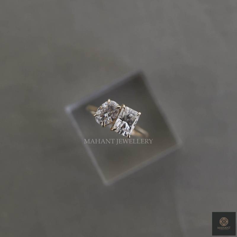 Strahlen Und Oval Cut Moissanite Ring, Toi Et Moi Verlobungsring, 2, 5 Ct Strahlend 2 Oval Diamantring, Zwei Diamanten Gold Ehering von Mahantjeweller