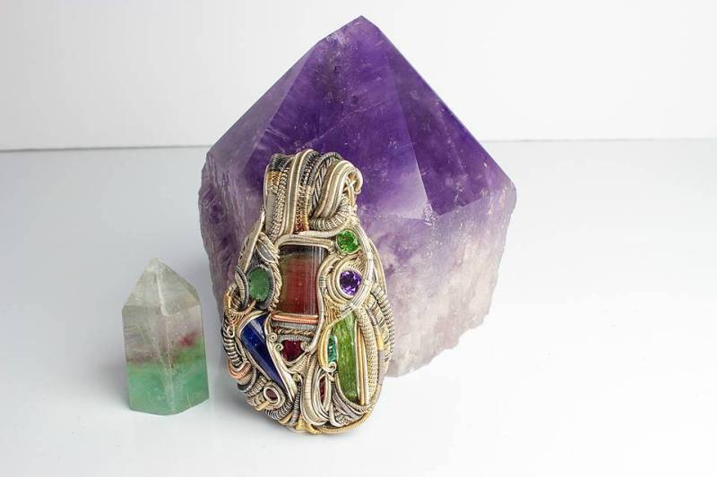 Draht Gewickelt Anhänger, Handgefertigt Aus Silber Und Edelsteinen. Diopsid, Tansanit Purple Capped Turmalin Draht Gewickelt Anhänger, Handgefertigt Aus Silber Und Edelsteinen. Diopsid, Tansanit Purple Capped Turmalin von MahatmamaPins